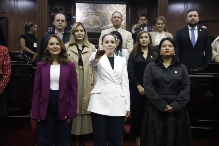 Designa Congreso del Estado a Alondra Yuliana Godínez Navarrete como contralora de la FGE