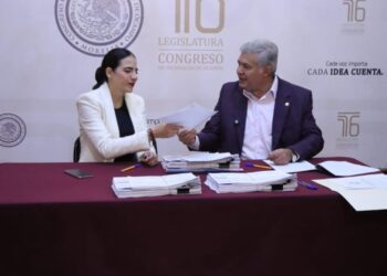 En acto de Entrega – Recepción, Giulianna Bugarini recibe formalmente la Presidencia de la Mesa Directiva del Congreso