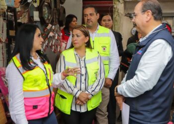 Gobierno de Quiroga con autoridades estatales recorren mercado municipal para mejora este espacio cotidiano