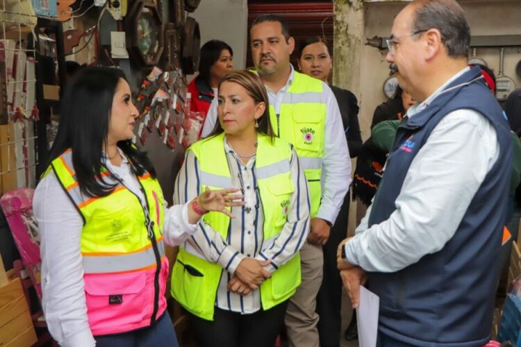 Gobierno de Quiroga con autoridades estatales recorren mercado municipal para mejora este espacio cotidiano