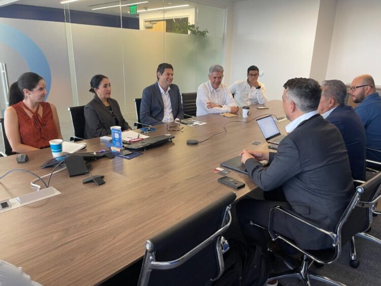 Alfonso Martínez presenta las ventajas competitivas de Morelia ante la Cámara de Comercio de Los Ángeles