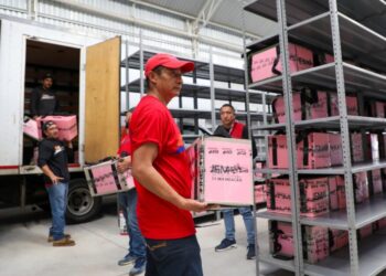 Comienzan a llegar parte de los 6,447 Paquetes Electorales a la bodega central del IEM