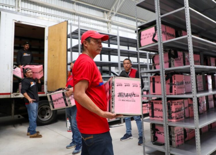Comienzan a llegar parte de los 6,447 Paquetes Electorales a la bodega central del IEM