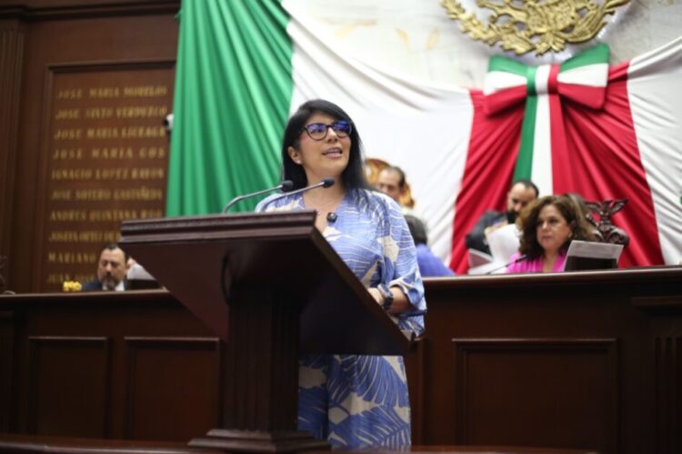 Presenta Vanhe Caratachea iniciativa por la justicia ambiental en Michoacán