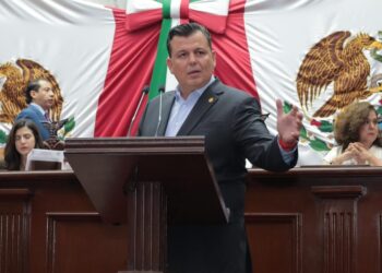 Morena violenta reglamentos y honorabilidad del Congreso del Estado: Memo Valencia