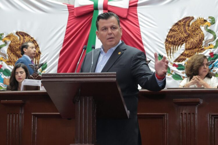 Morena violenta reglamentos y honorabilidad del Congreso del Estado: Memo Valencia