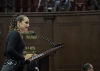 Presenta Sandra Arreola iniciativa para frenar daño ambiental por cultivo de aguacate