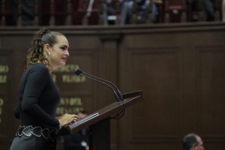 Presenta Sandra Arreola iniciativa para frenar daño ambiental por cultivo de aguacate