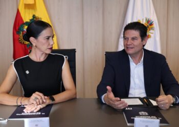 Celebra Alfonso Martínez nuevo vuelo Morelia-Ixtapa