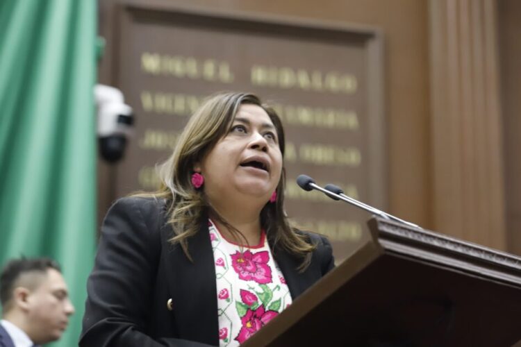 Belinda Iturbide propone conmemorar a Cuca García cada 17 de octubre