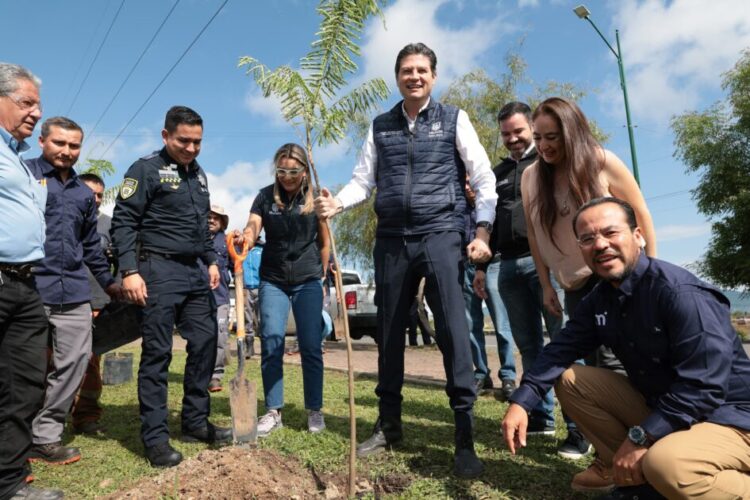 Alfonso Martínez arranca jornada de Reforestación Urbana