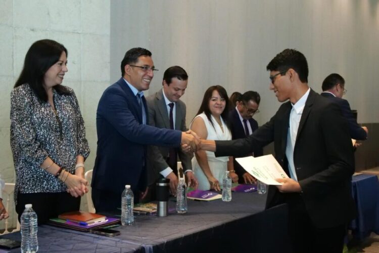 Conalep Michoacán reconoce a estudiantes con formación dual