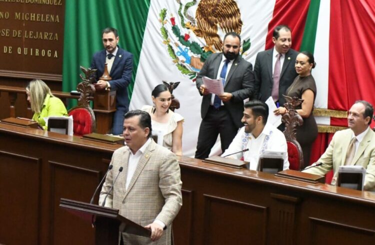 Propone Memo Valencia no exigir actas de nacimiento con fecha reciente a los ciudadanos