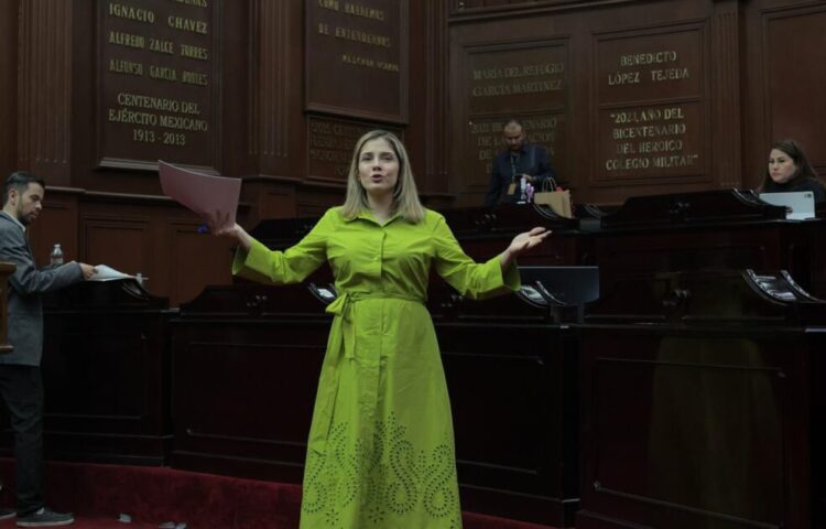 Plantea Brissa Arroyo que por ley se aplique la licencia de paternidad de manera obligatoria