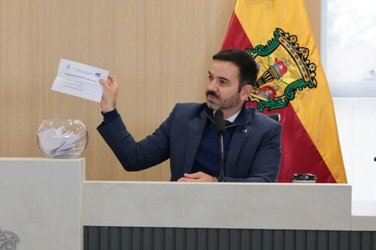 Gobierno de Morelia aprueba Presea Amalia Solórzano Bravo a Verónica Villaseñor