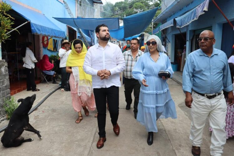 Octavio Ocampo visita La Ermita Nueva Jerusalén en el marco de una de las festividades más importantes de la comunidad
