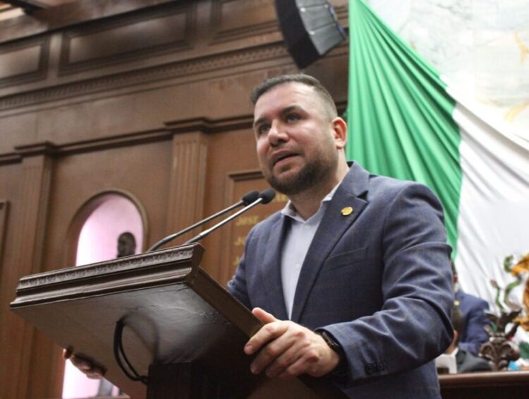 Propone Reyes Galindo que oficiales del Registro Civil en Michoacán cuenten con formación jurídica