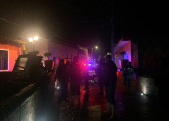 Auxilia personal de SSP a la población por inundaciones en Ecuandureo