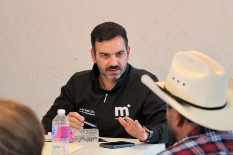 Yankel Benítez fortalece comunicación con encargados del orden