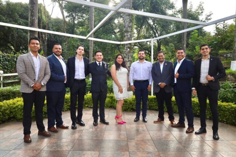 Octavio Ocampo reconoce labor de abogadas y abogados en Uruapan