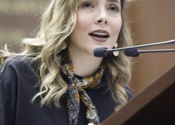 Estoy legislando en serio, para que nadie se quede atrás: Brissa Arroyo