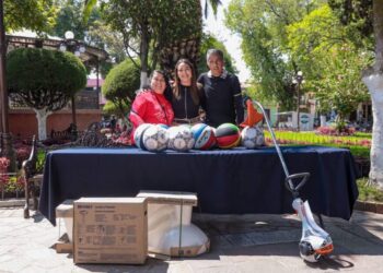 La educación en Zacapu se transforma, Mónica Valdez entrega apoyos a 12 instituciones