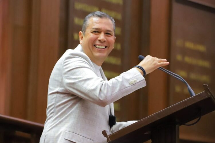 Aprobada reforma de Juan Carlos Barragán para incorporar el ajedrez como herramienta pedagógica en escuelas de Michoacán