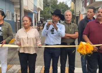 Cumple Humberto Jiménez, inaugura pavimentación en calle Prolongación Jiménez Sur y entrega obras integrales que benefician a Los Reyes
