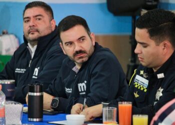 Yankel Benítez se reúne con Mesa Directiva del Mercado de Abastos para fortalecer el orden y la colaboración