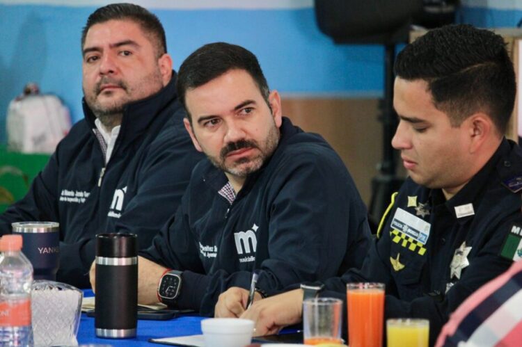 Yankel Benítez se reúne con Mesa Directiva del Mercado de Abastos para fortalecer el orden y la colaboración