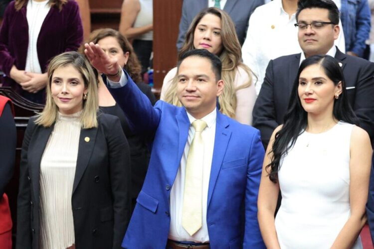 Abraham Alí Cruz protesta como titular del Órgano Interno de Control del IEM