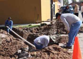 Ooapas mejora la red de agua potable en Lomas de Santa María