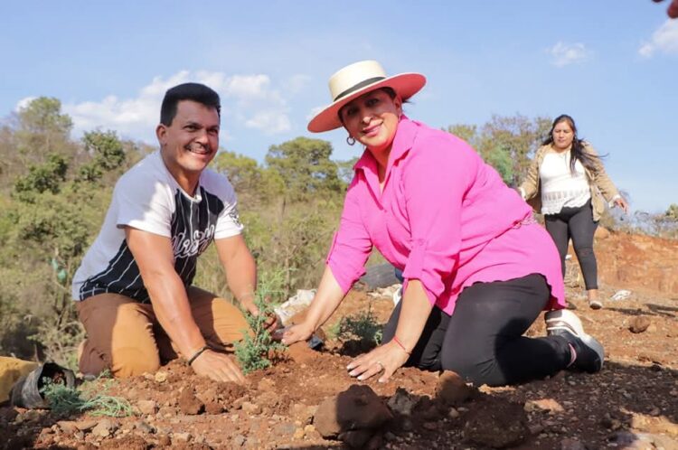 Hoy la presidenta municipal de Quiroga, Alma Mireya González Sánchez rinde su Primer Informe de Gobierno