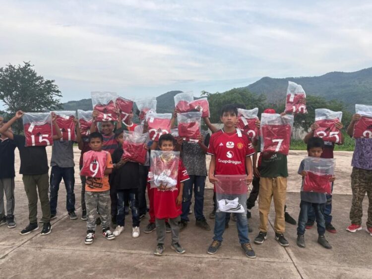 Vicente Gómez respalda el deporte en el Distrito XIX