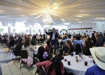 En Puruándiro, Alfonso Martínez promueve riqueza cultural de Morelia