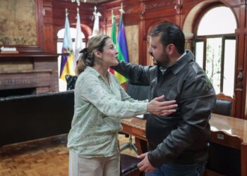 Se reúne Brissa Arroyo con Secretario de Gobierno, Raúl Zepeda