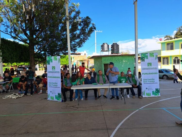 Entregan láminas galvanizadas en Puruándiro para apoyar a familias en temporada de lluvias