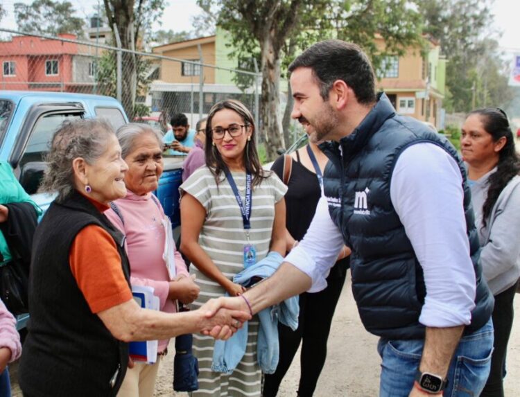 Yankel Benítez estrecha diálogo con habitantes de tenencia Morelos