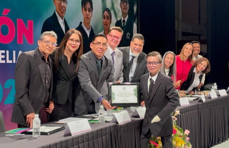 Más de 600 nuevos profesionistas se gradúan del Conalep Michoacán