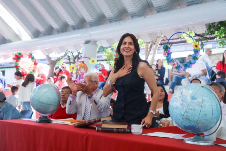 Seguimos en lucha contra el rezago educativo en Michoacán: Gabriela Molina