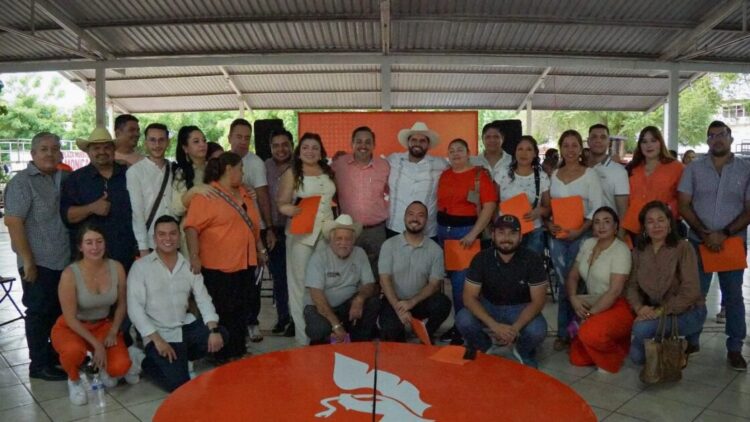 Instalan la primera Comisión Operativa Municipal en Apatzingán, Víctor Manríquez toma protesta a Leury Ochoa