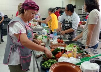 Alfonso Martínez fortalece programas para capacitar y abrir oportunidades para las mujeres