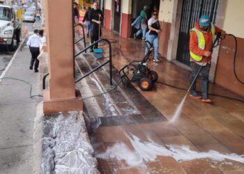 Gobierno de Morelia realiza limpieza integral del Mercado Nicolás Bravo
