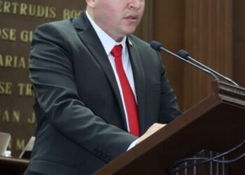 Presenta Vicente Gómez 22 iniciativas en segundo período del primer año legislativo