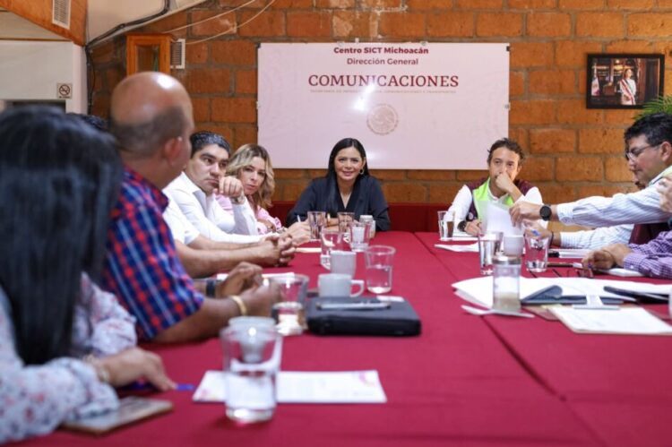Por la seguridad y desarrollo, Araceli Saucedo respalda y acompaña en gestiones a presidentes municipales