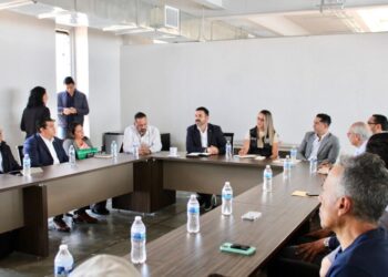 Yankel Benítez Silva fortalece vínculos con el sector de servicios de Morelia