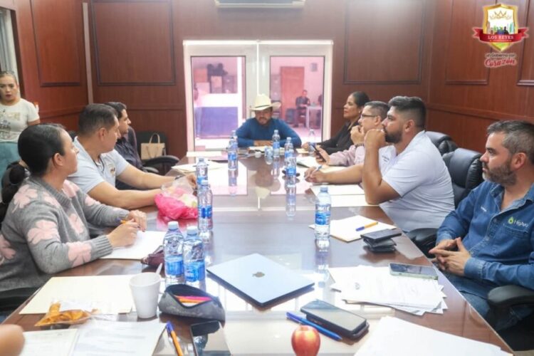 En Los Reyes se trabaja con unidad por el desarrollo del municipio y la población