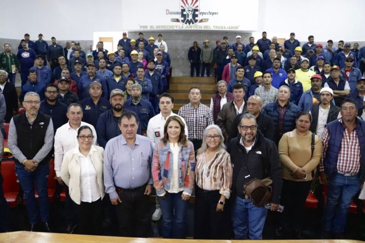 Reconocen trabajadores lucha progresista de Fabiola Alanís