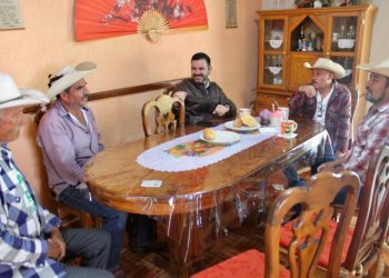 Yankel Benítez consolida diálogo con autoridades de Chiquimitío