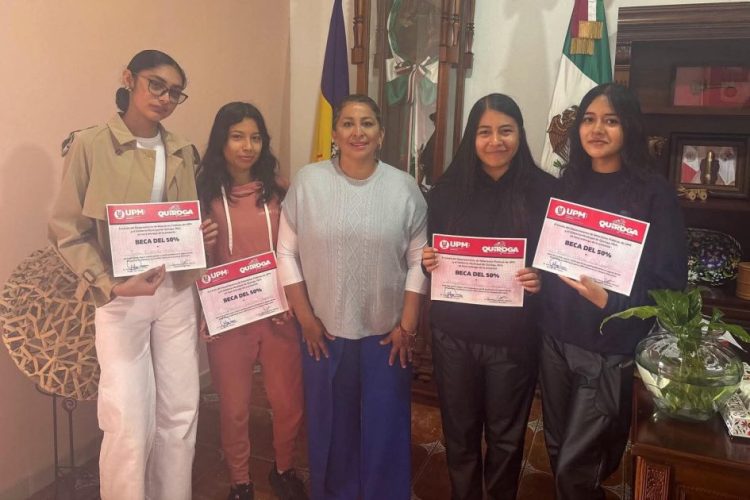 Gobierno de Quiroga entrega becas del 50% a jóvenes universitarios